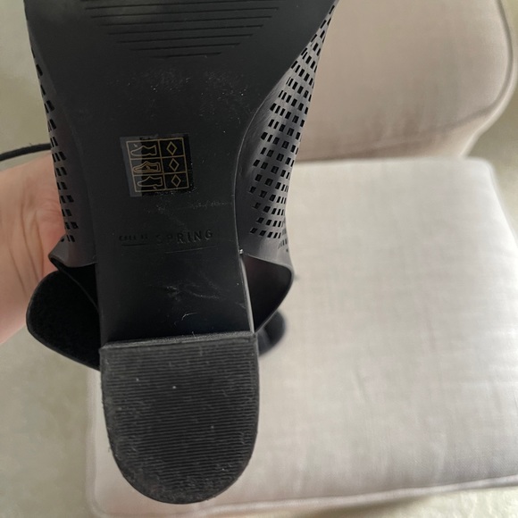 Sandals - Picture 3 of 4